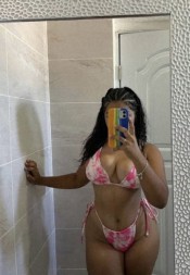 DESLUMBRANTE MORENAZA LLENA DE ENCANTO, AGRADABLE