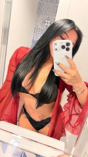 NICOLLE, LATINA CALIENTE